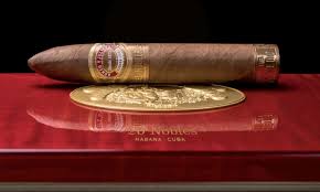 ROMEO Y JULIETA LÍNEA DE ORO NOBLES