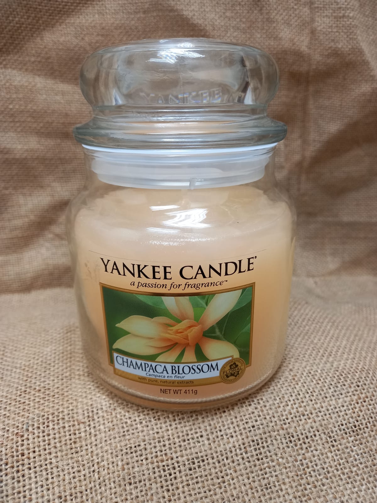 YANKEE CANDLE MEDIUM JAR